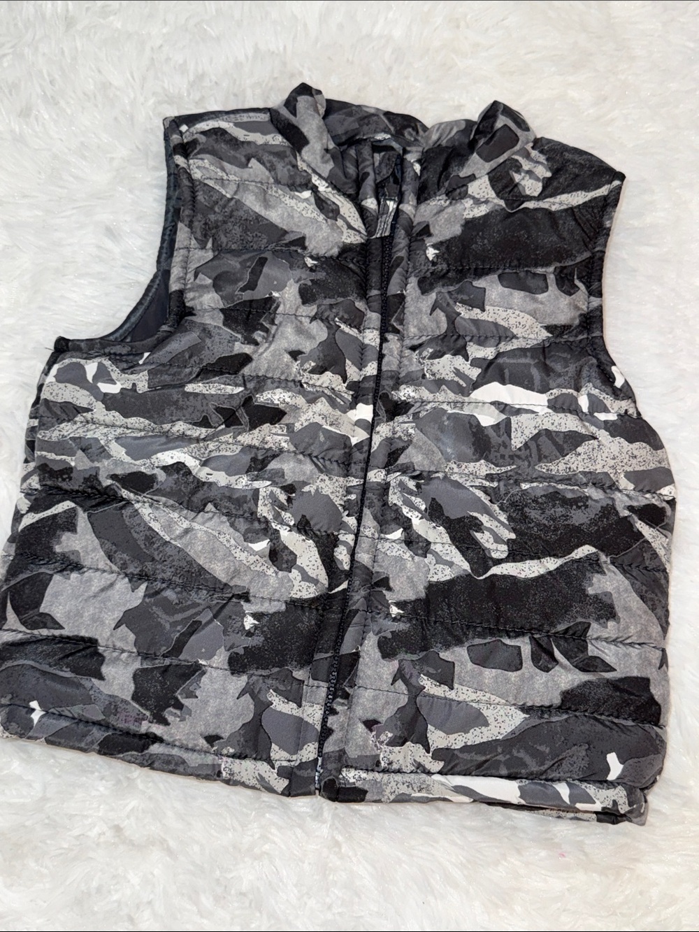 Kids' Quilted Camo Puffer Vest - Black & Gray